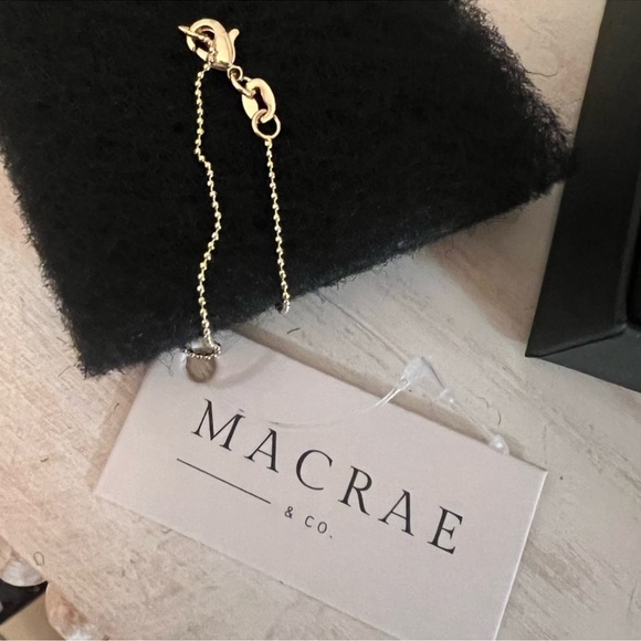 Macrae & Co Clover Necklace - Picture 4 of 4